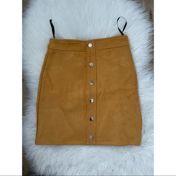 Missguided faux suede skirt - Picture 2 of 4